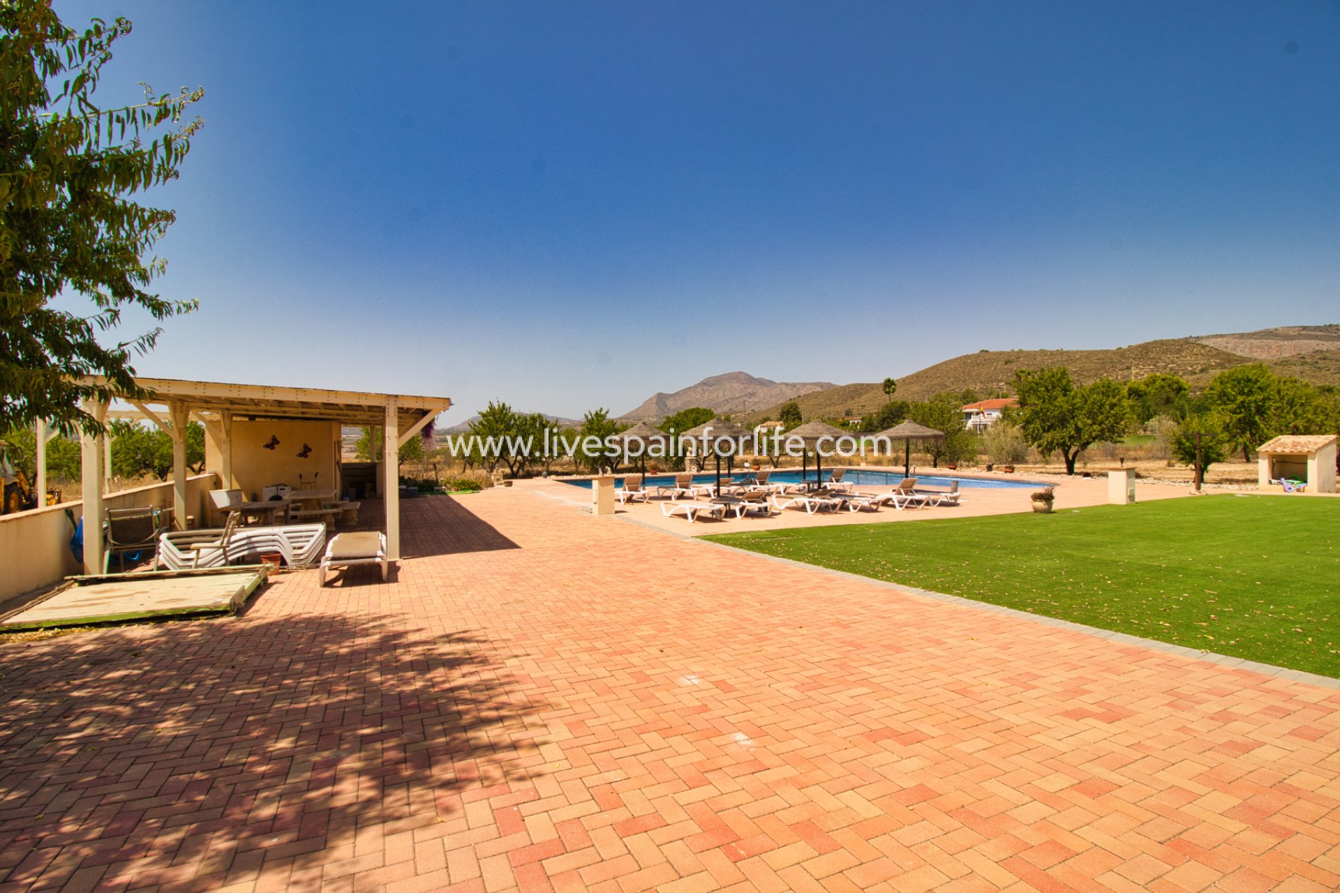 Resale - Country Property -
Hondon De Las Nieves