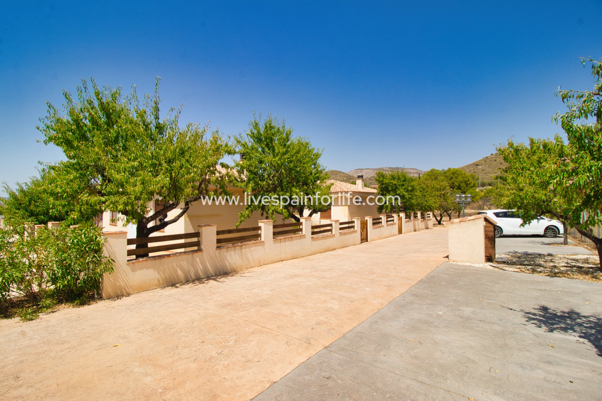 Resale - Country Property -
Hondon De Las Nieves