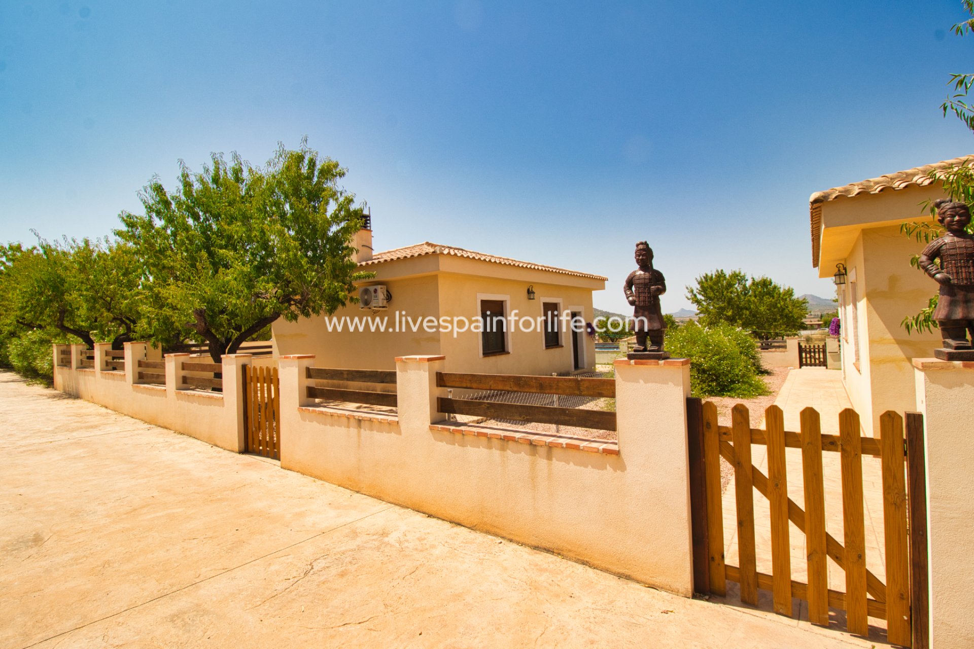 Resale - Country Property -
Hondon De Las Nieves
