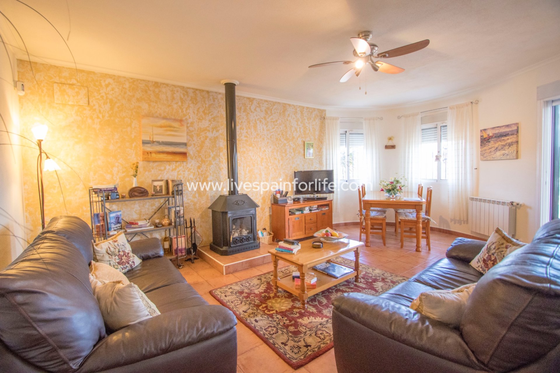 Resale - Country Property -
Hondon De Los Frailes