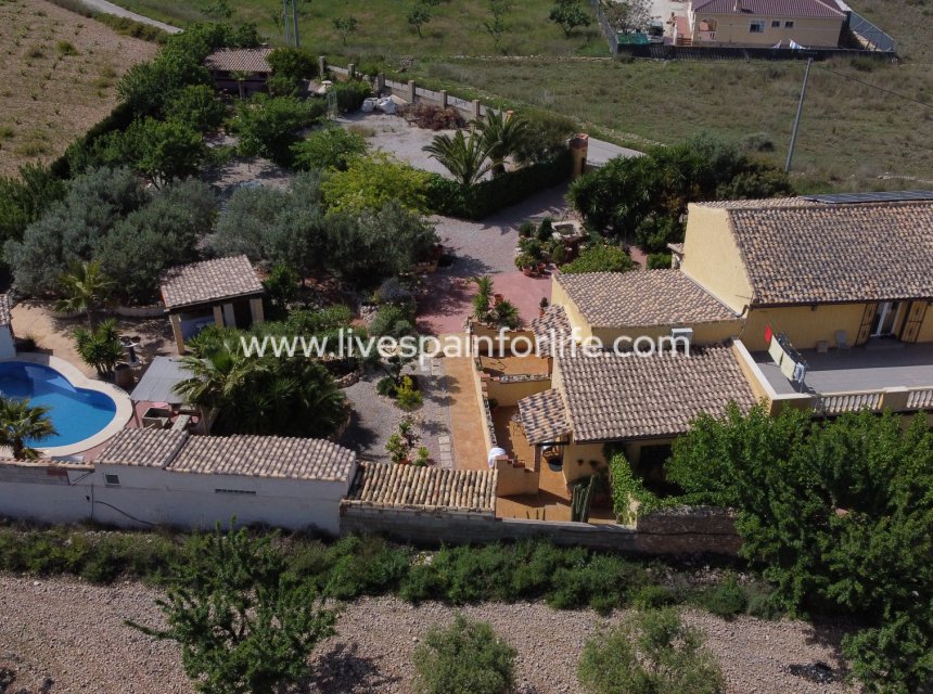 Resale - Country Property -
Hondon De Los Frailes