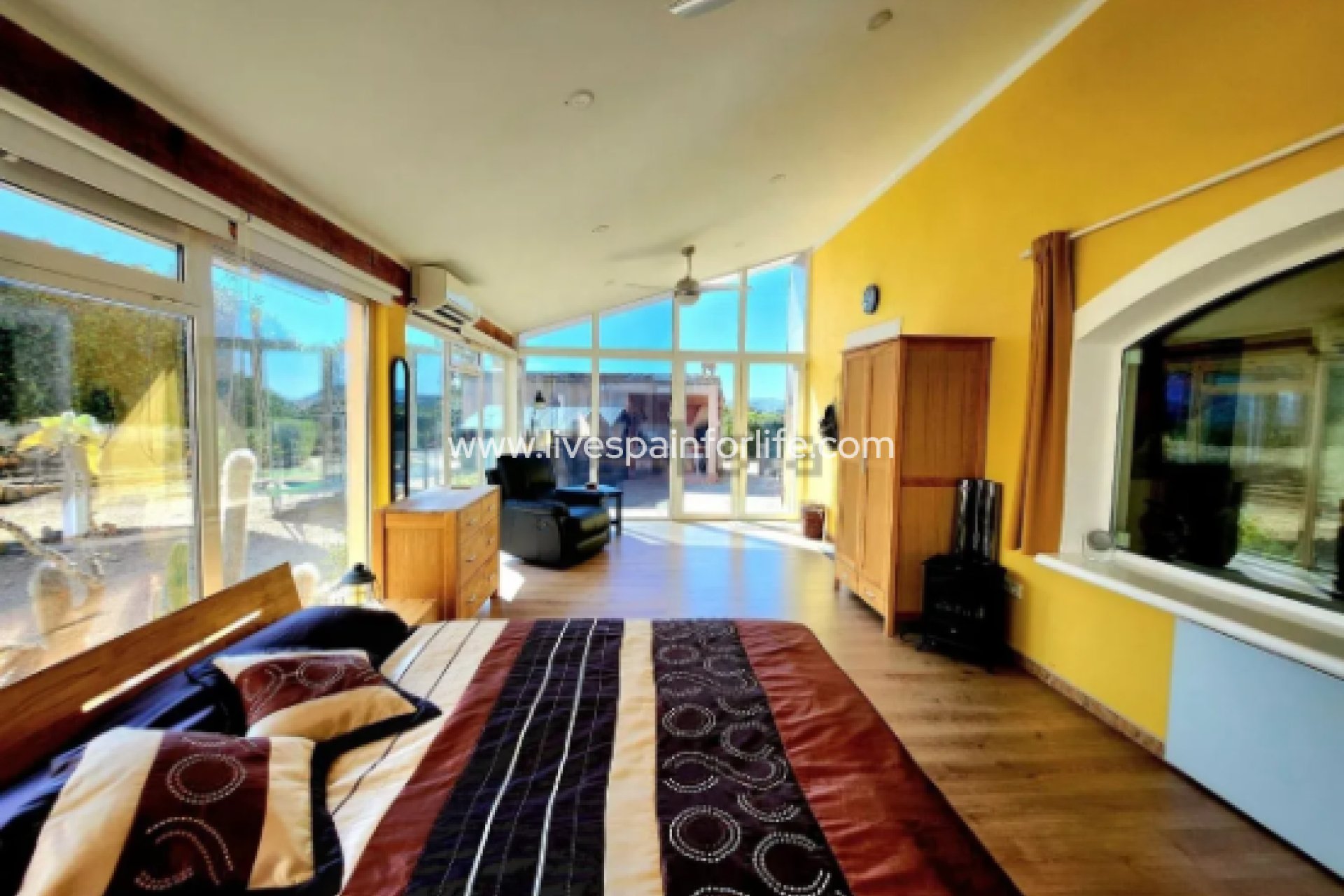 Resale - Country Property -
Jacarilla