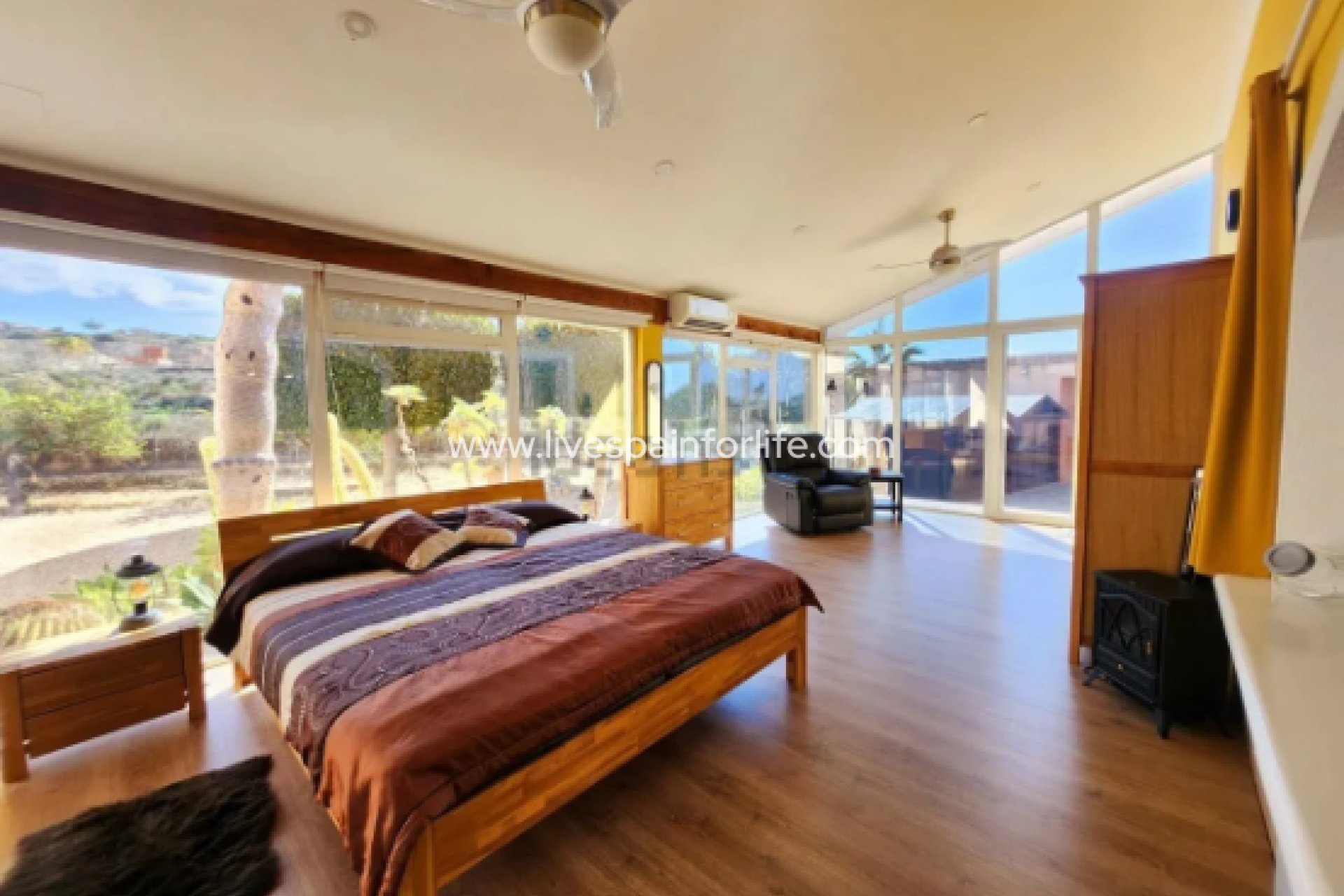 Resale - Country Property -
Jacarilla