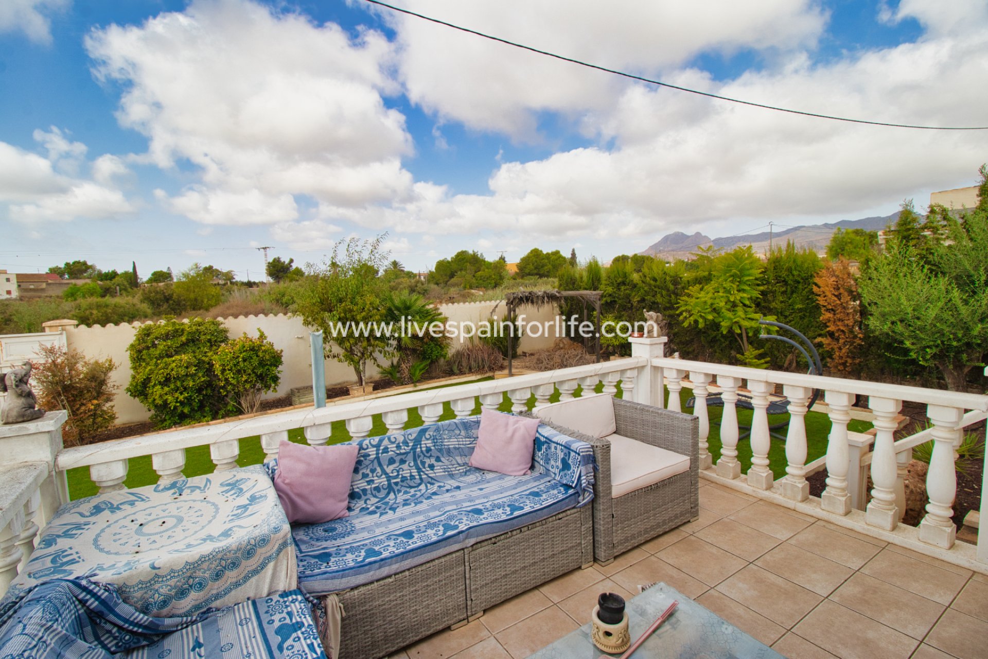 Resale - Country Property -
La Murada