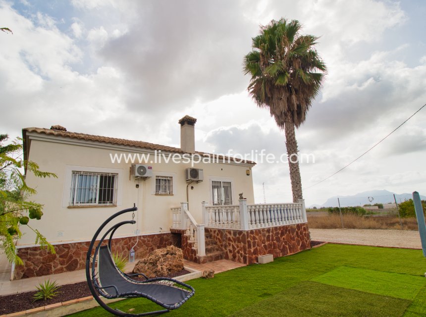 Resale - Country Property -
La Murada