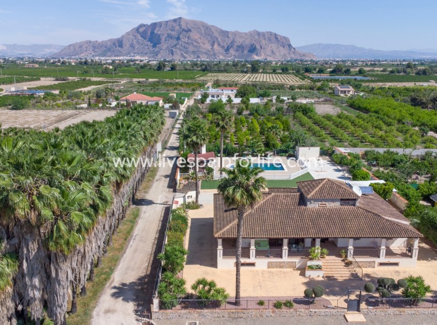 Resale - Country Property -
Orihuela