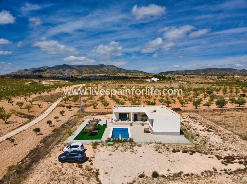 Resale - Country Property -
Pinoso
