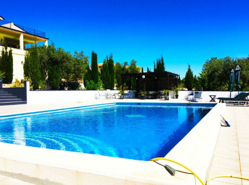 Resale - Country Property -
Pinoso