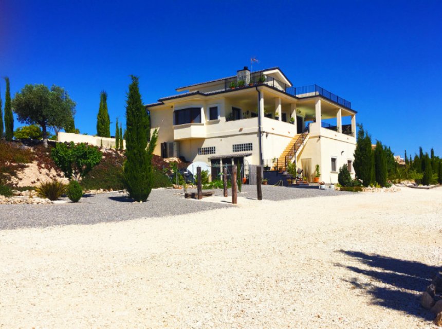 Resale - Country Property -
Pinoso