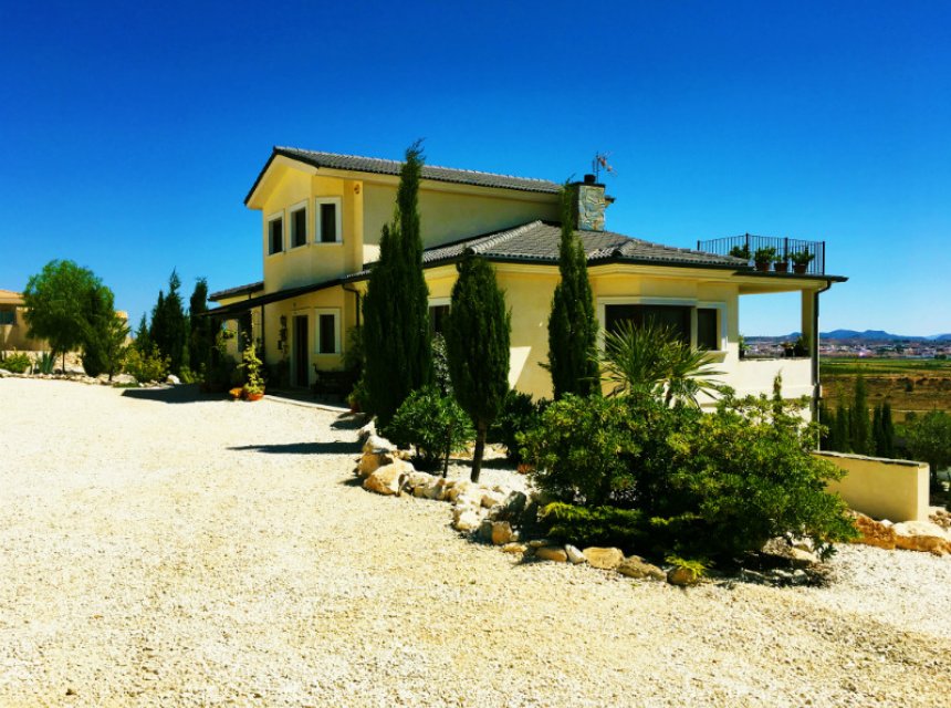 Resale - Country Property -
Pinoso