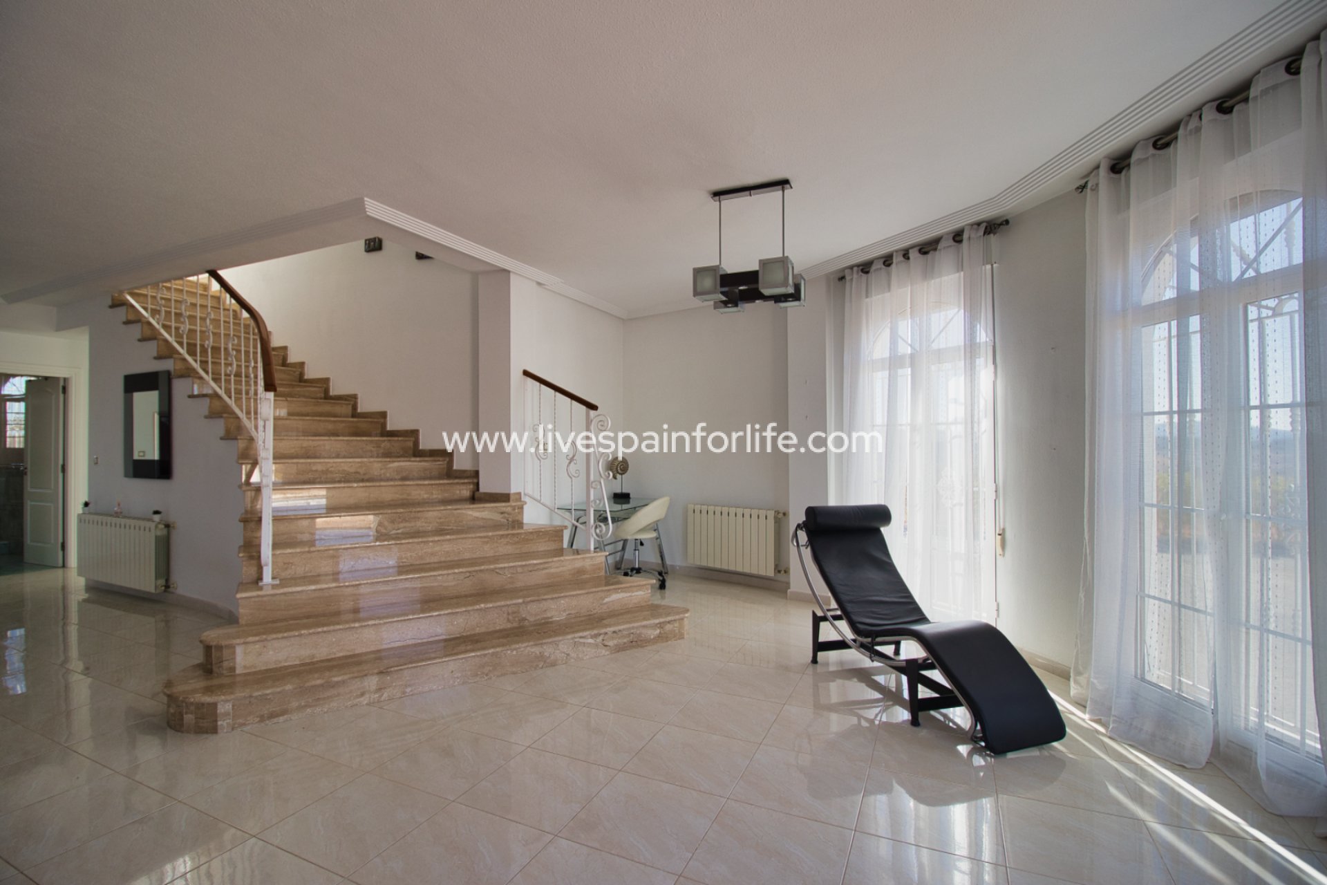 Resale - Country Property -
Pinoso