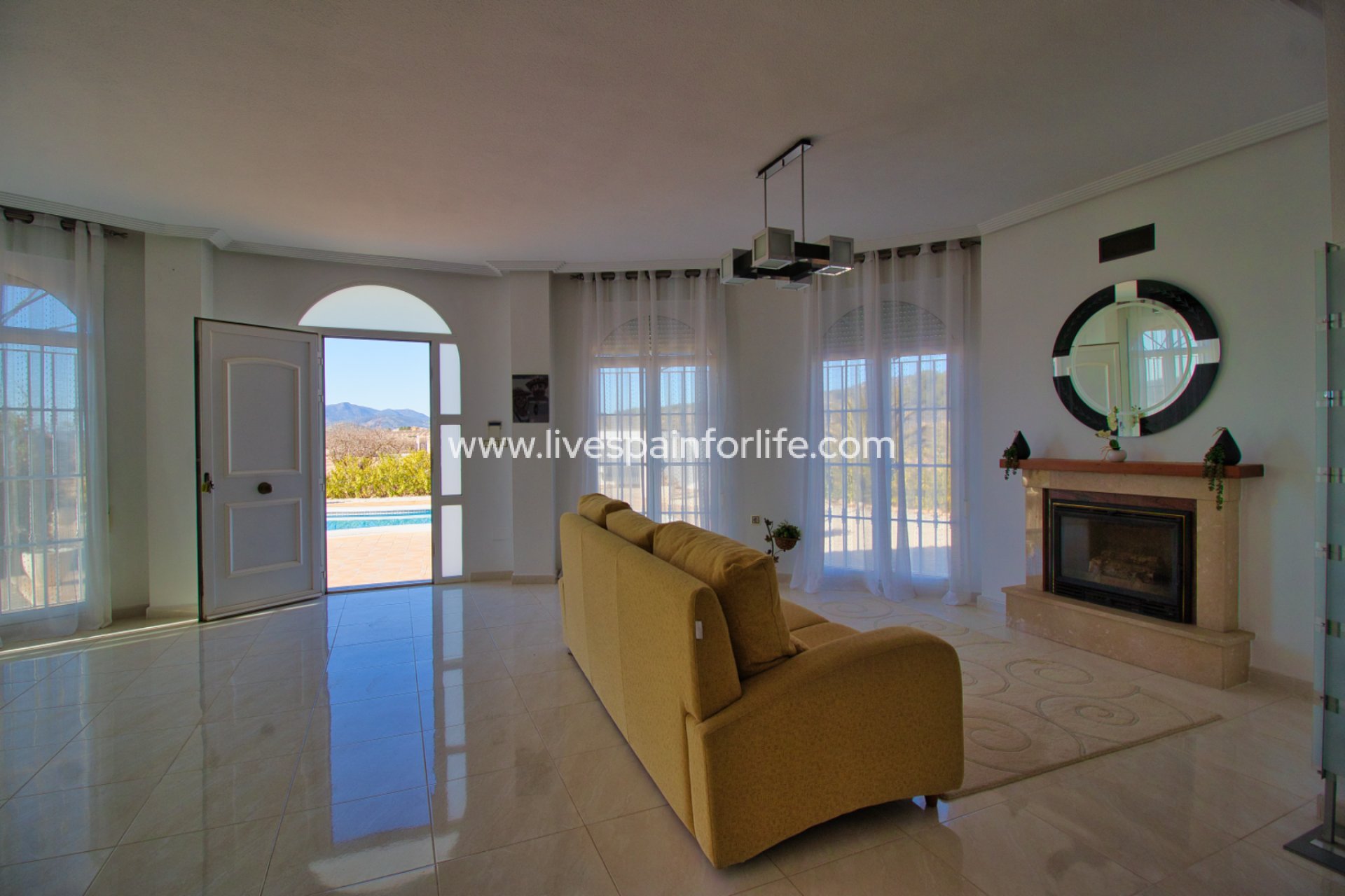 Resale - Country Property -
Pinoso