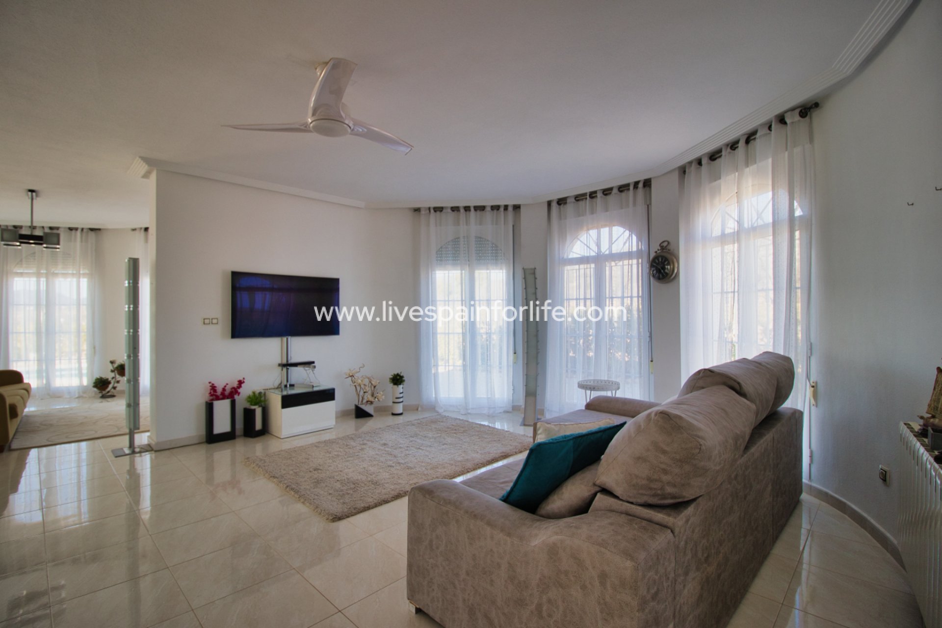 Resale - Country Property -
Pinoso