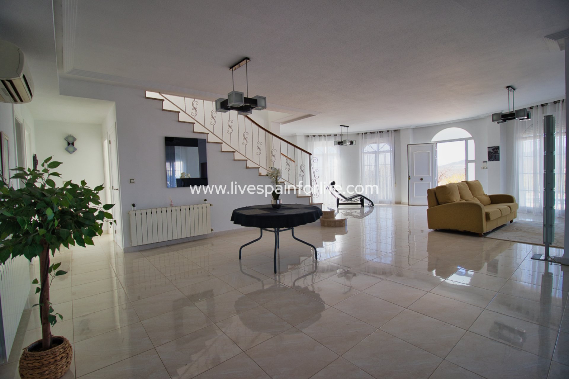 Resale - Country Property -
Pinoso