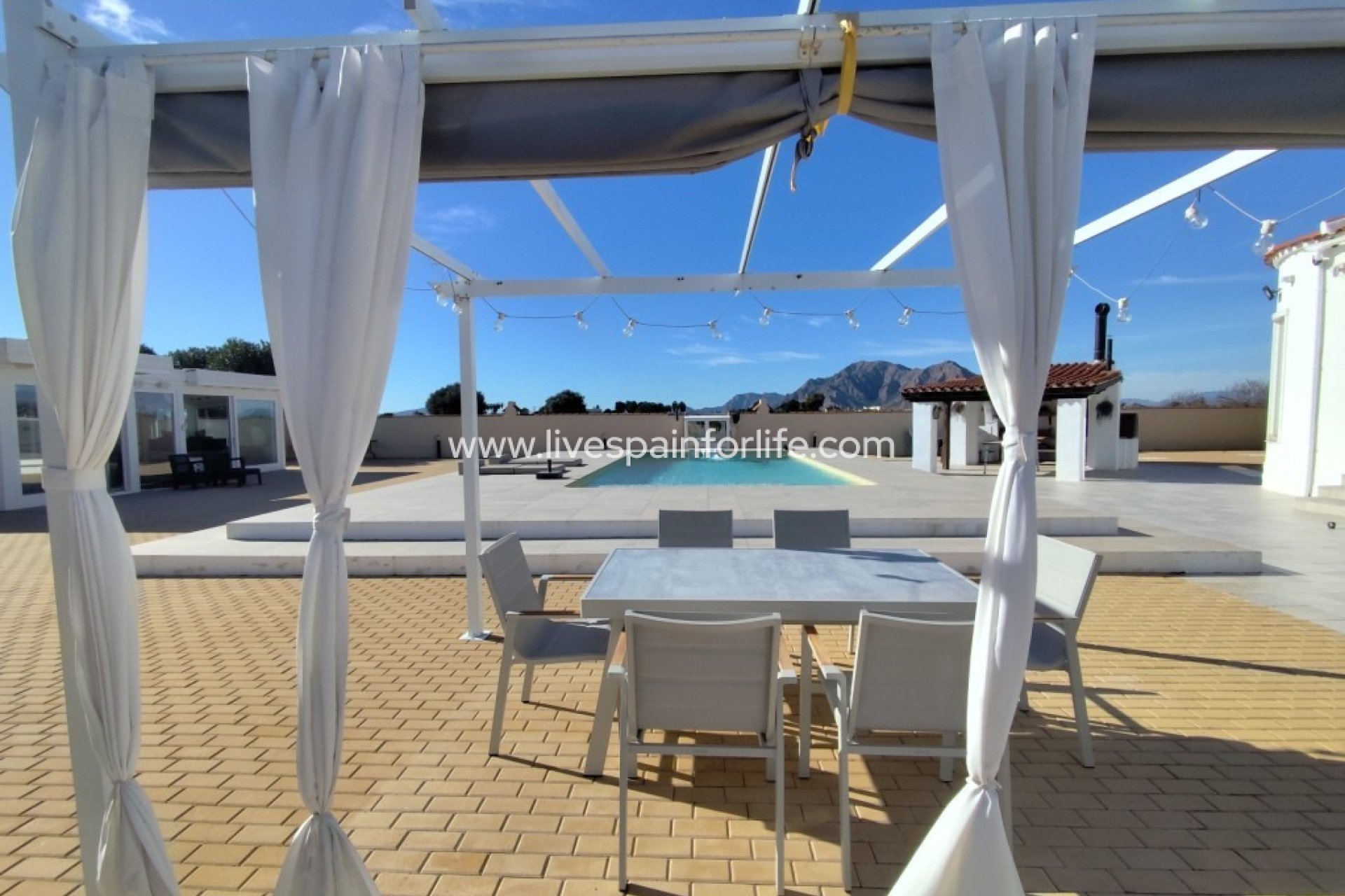 Resale - Country Property -
Rafal - El Mudamiento