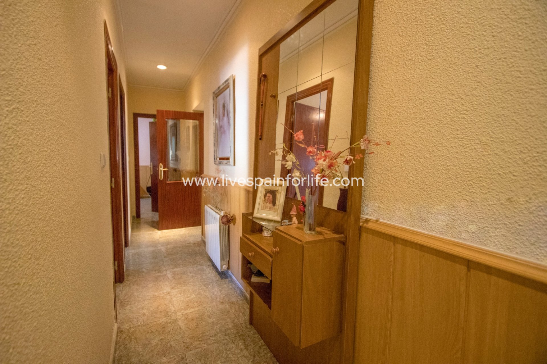 Resale - Country Property -
Redovan