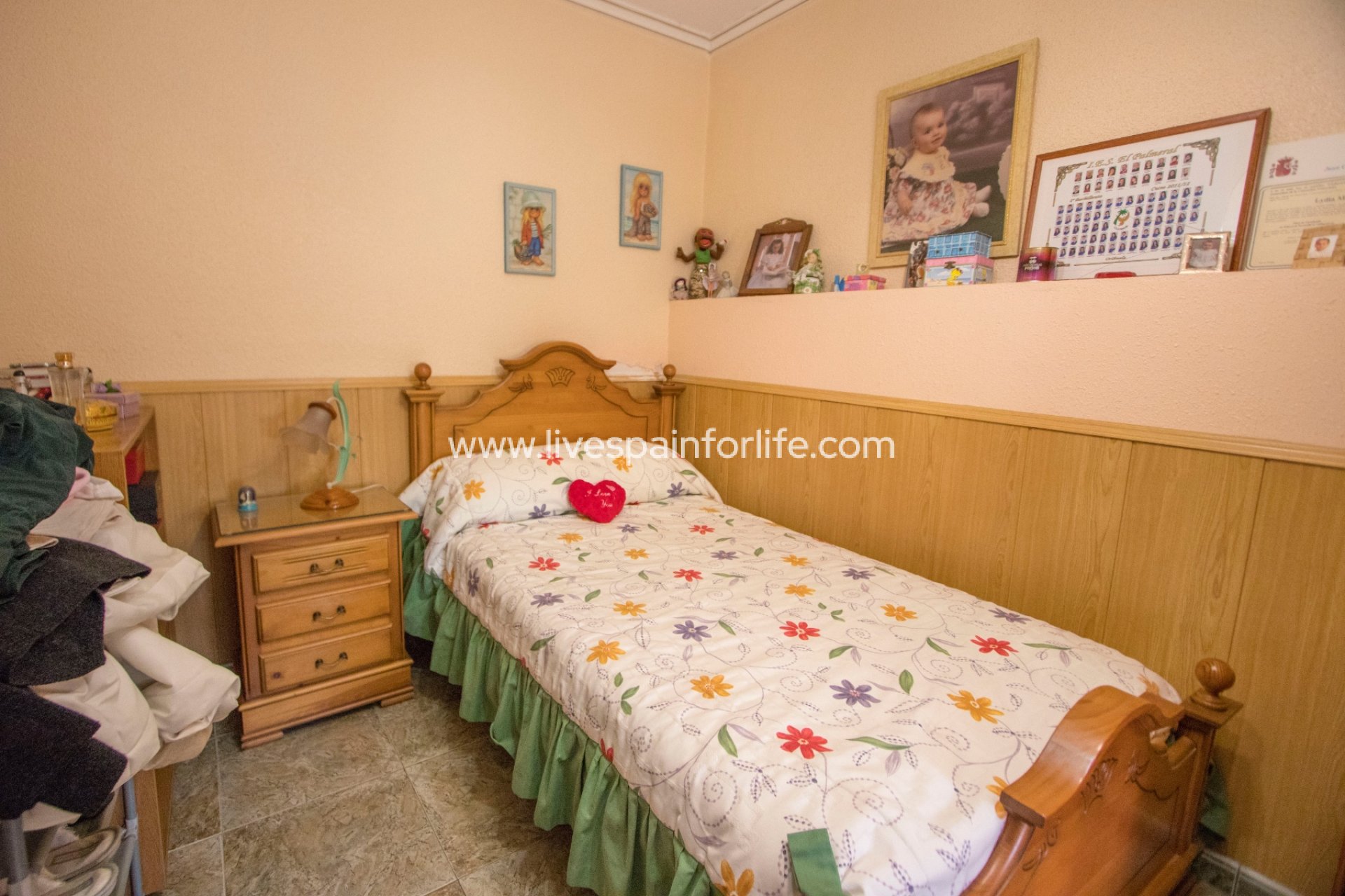 Resale - Country Property -
Redovan