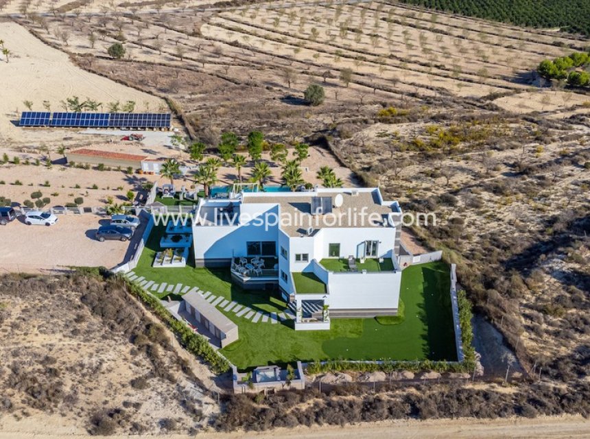 Resale - Country Property -
Torremendo