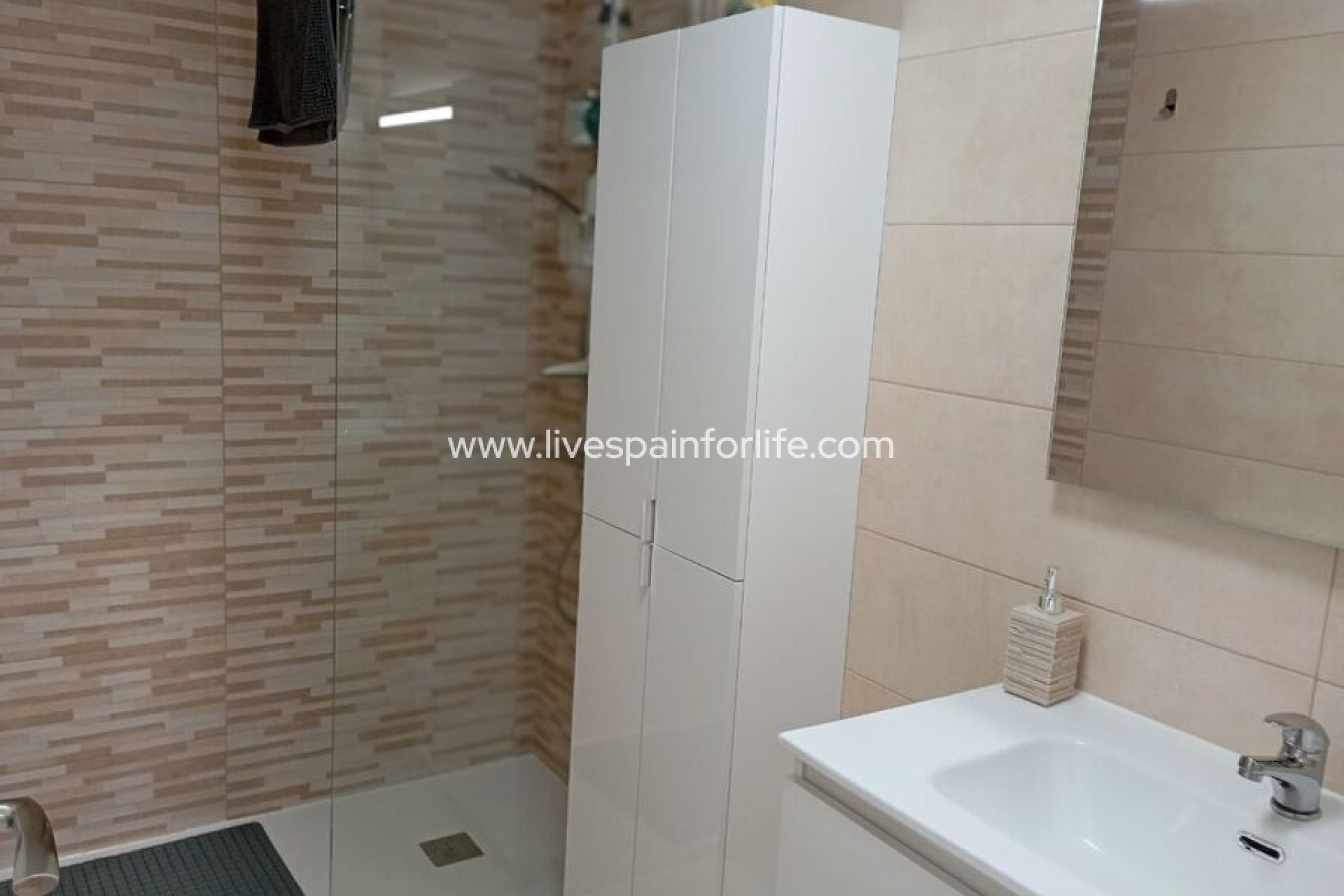 Resale - Duplex -
Daya Vieja