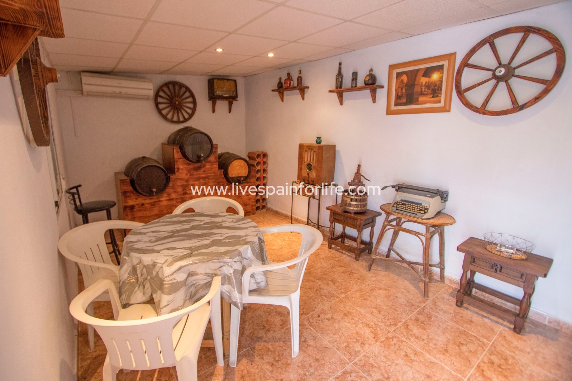 Resale - Equestrian -
Albatera