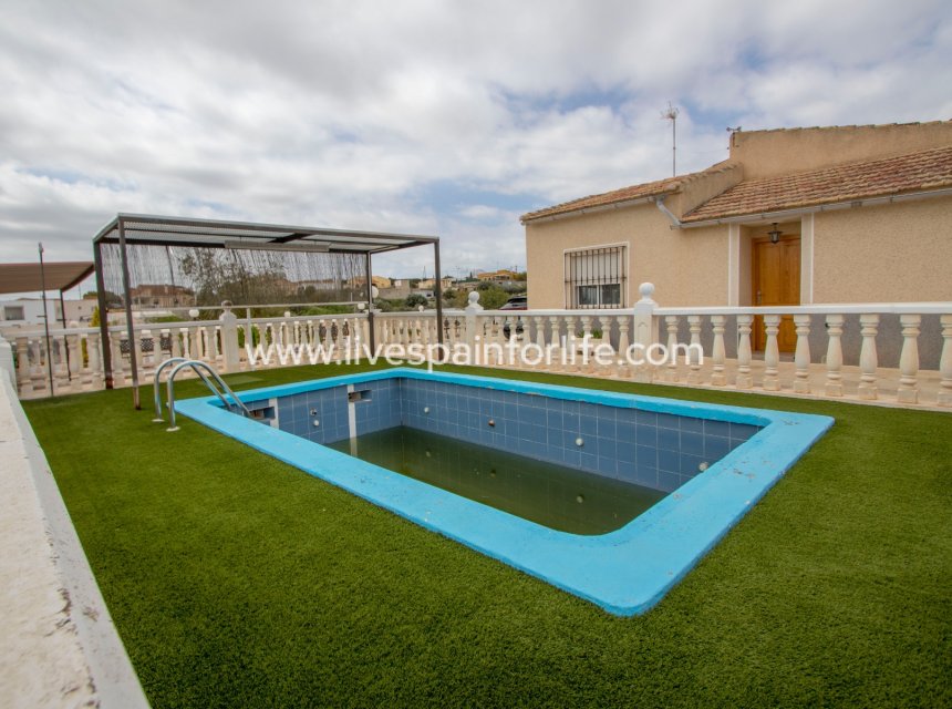 Resale - Equestrian -
Albatera