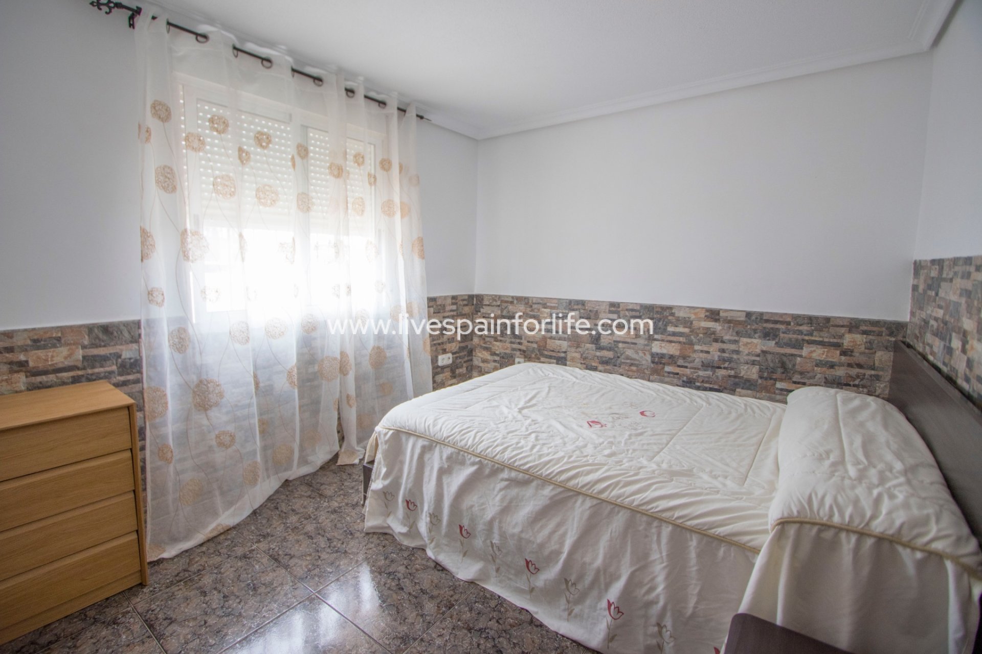 Resale - Equestrian -
Albatera