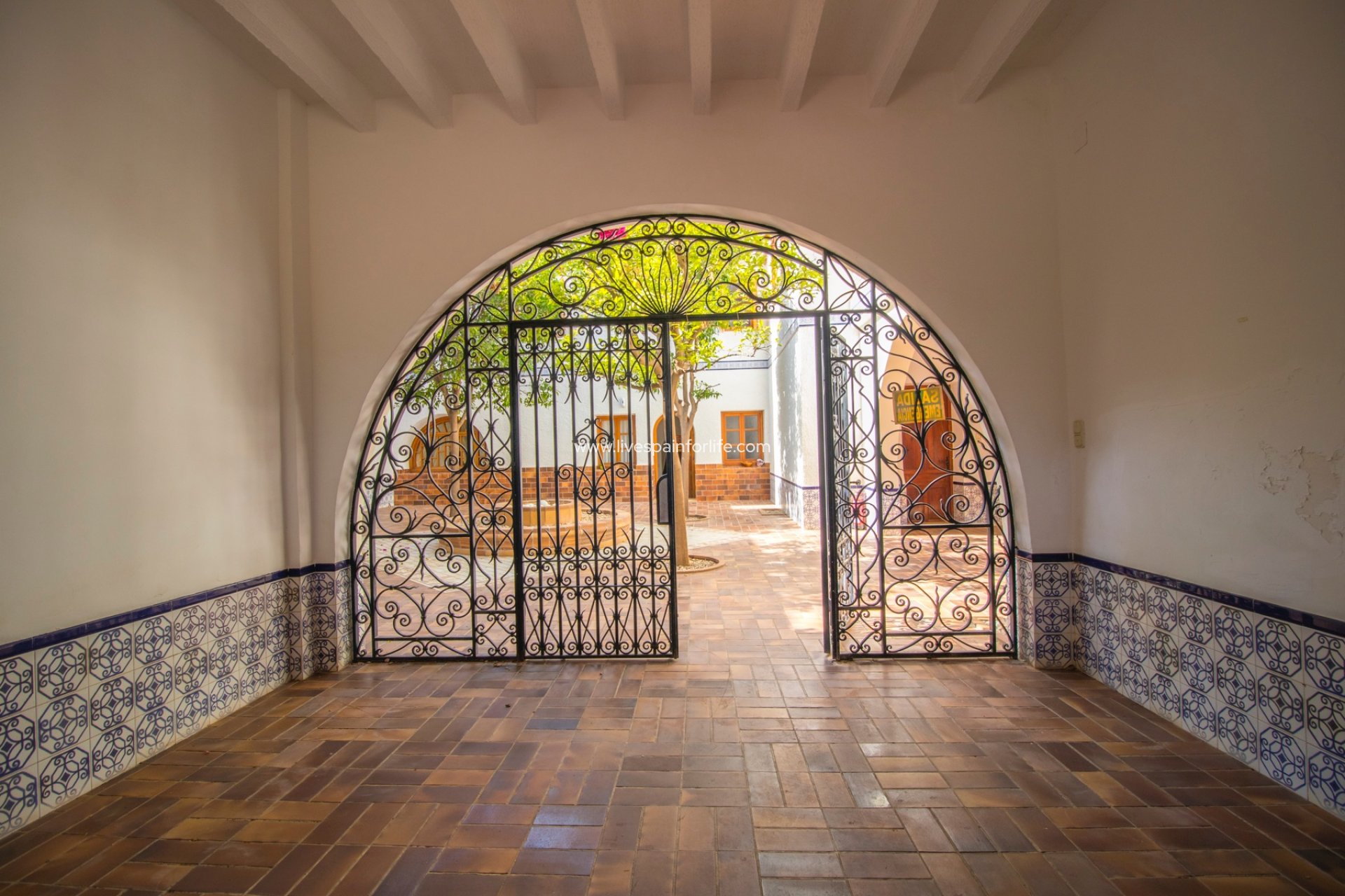 Resale - Equestrian -
Novelda