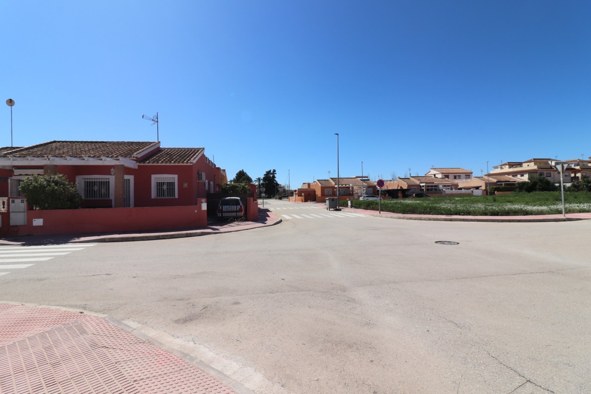 Resale - Plot of Land -
Daya Nueva - Daya Nueva - Town