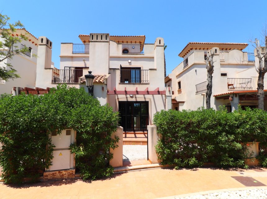 Resale - Semi-detached house / Quad -
Algorfa - La Finca Golf Resort