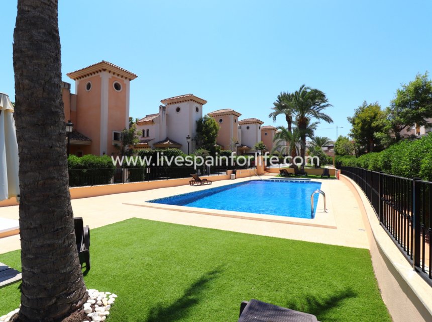 Resale - Semi-detached house / Quad -
Algorfa - La Finca Golf