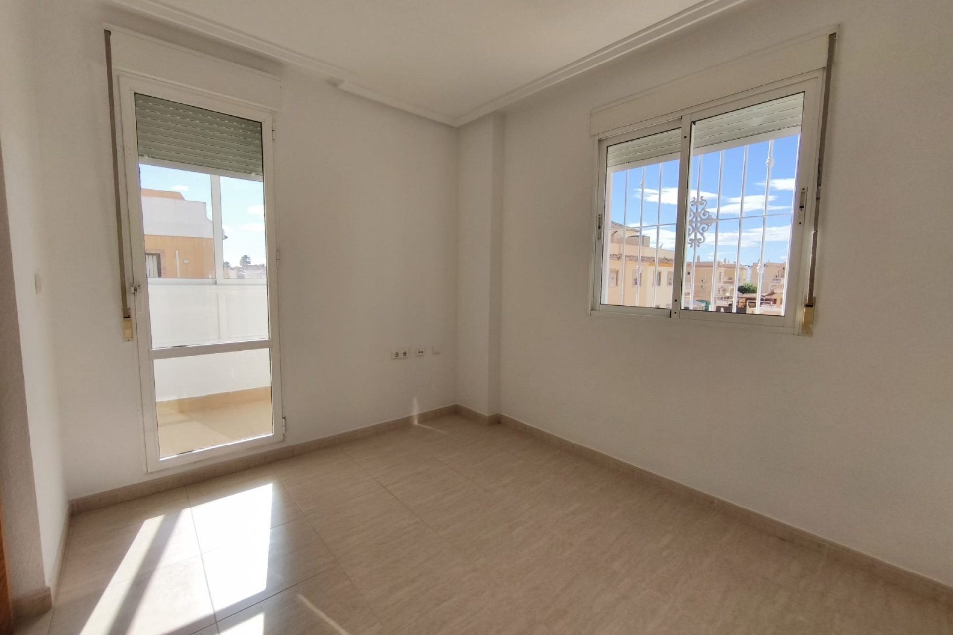 Resale - Semi-detached house / Quad -
Ciudad Quesada - Lo Marabu