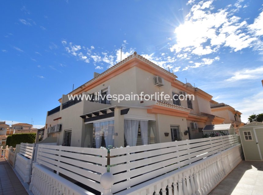 Resale - Semi-detached house / Quad -
Orihuela Costa - Playa Flamenca