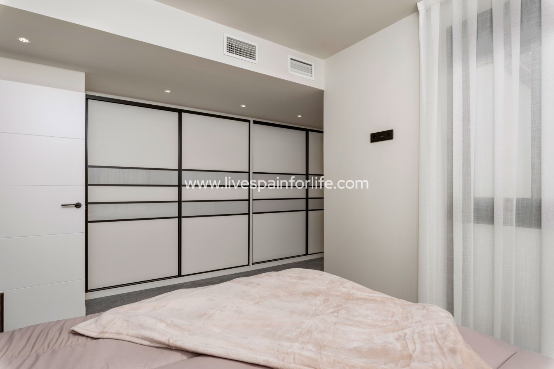 Resale - Semi-detached house / Quad -
Torre de la Horadada - Torre de La Horadada - Town