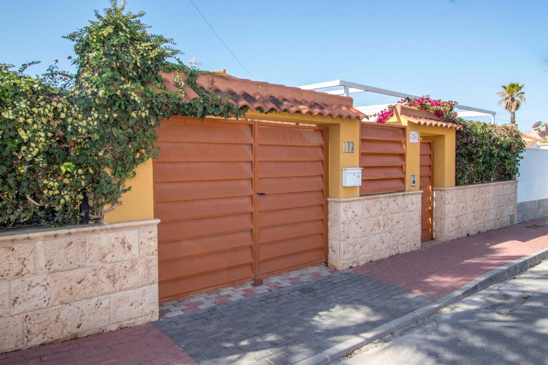 Resale - Semi-detached house / Quad -
Torrevieja - El Chaparral