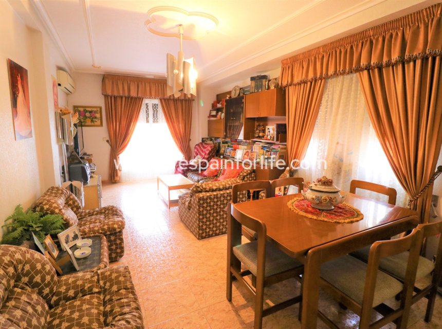 Resale - Town house -
Albatera