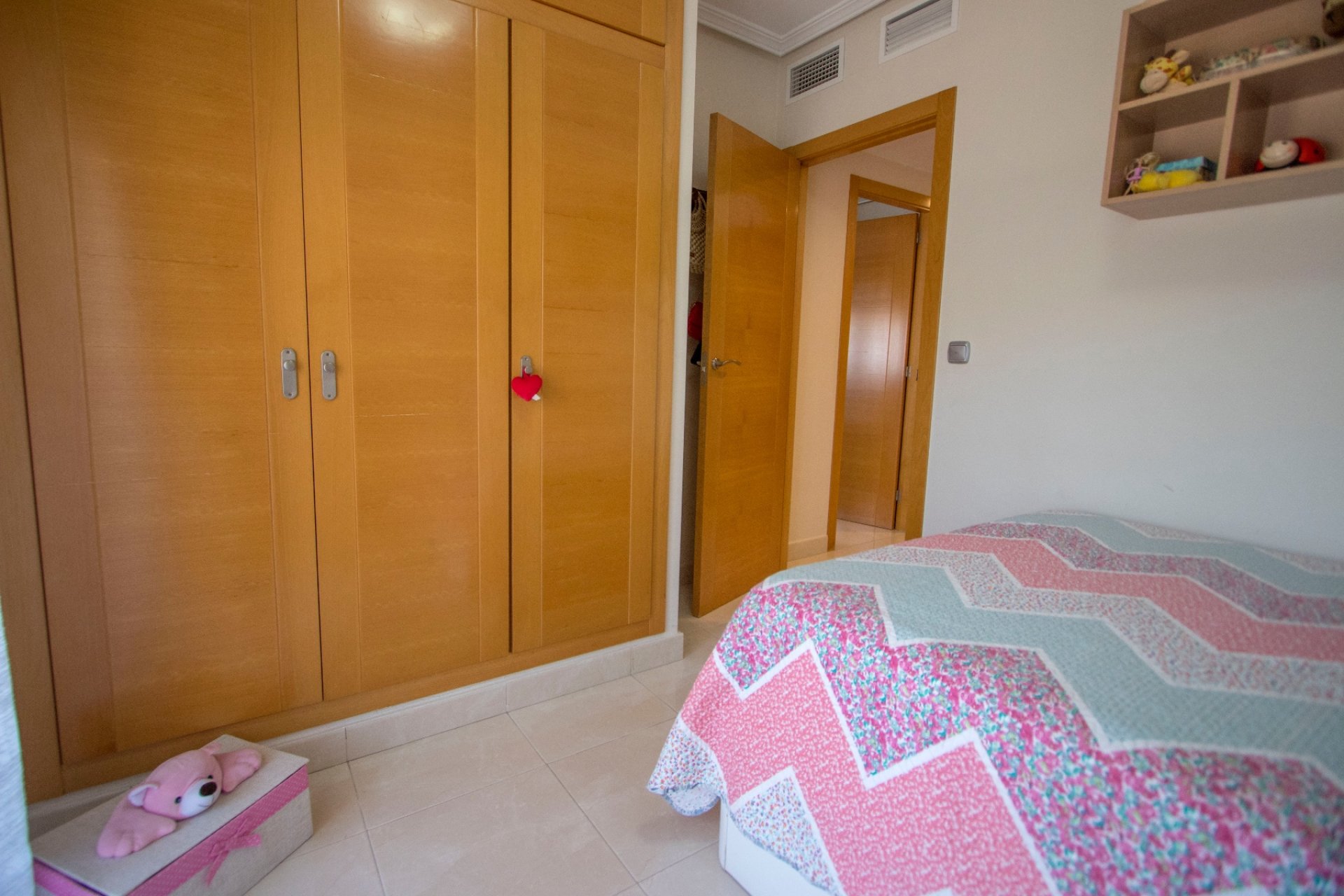 Resale - Town house -
Alicante