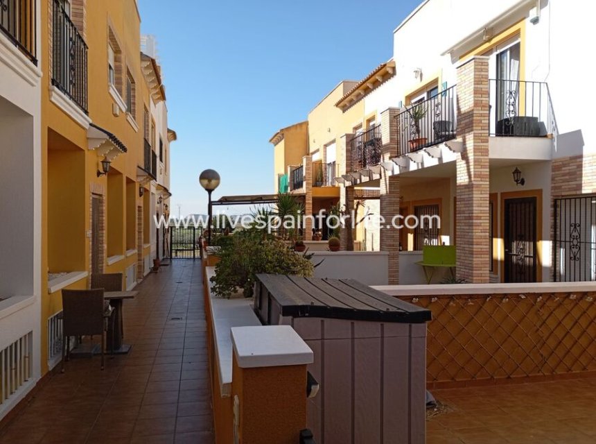 Resale - Town house -
Catral