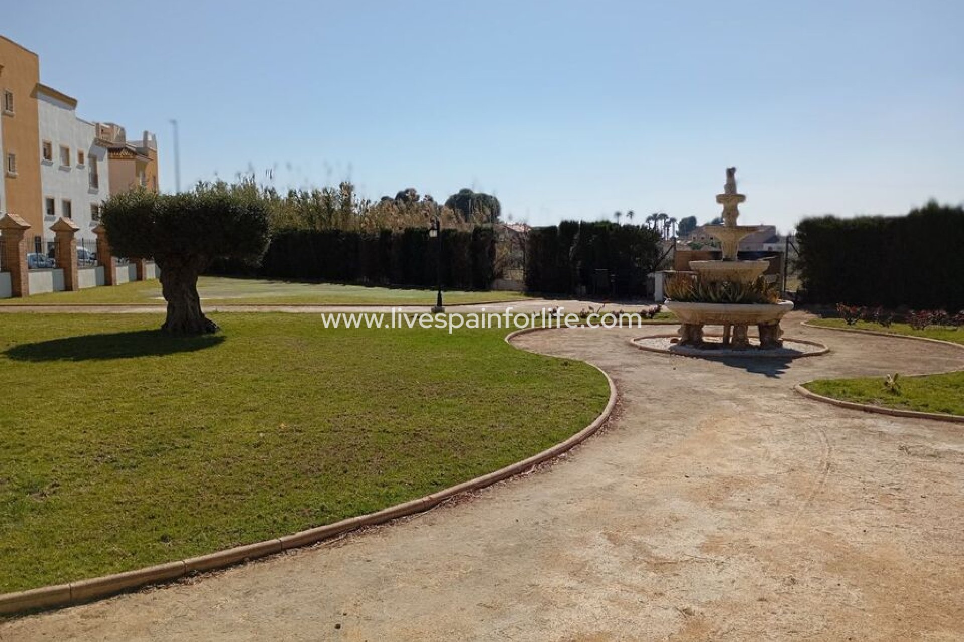 Resale - Town house -
Catral