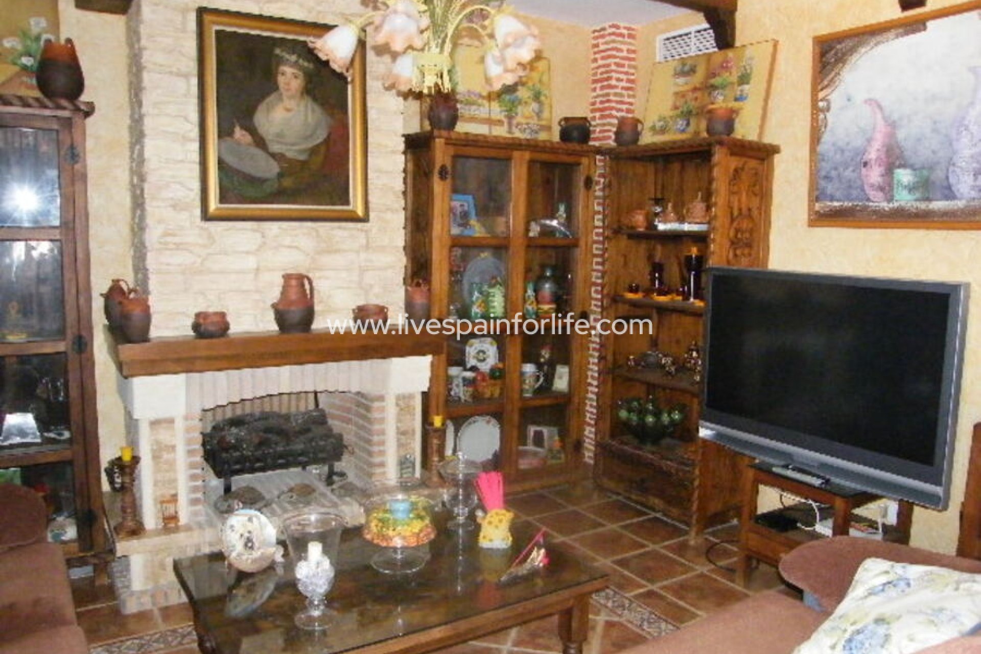 Resale - Town house -
Daya Nueva