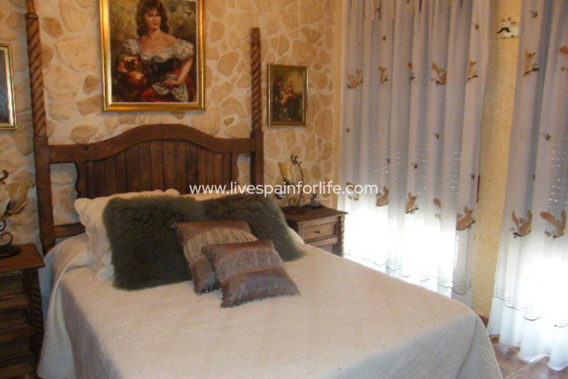 Resale - Town house -
Daya Nueva