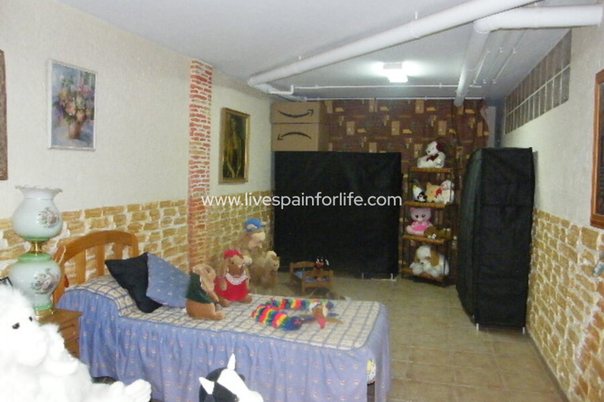 Resale - Town house -
Daya Nueva