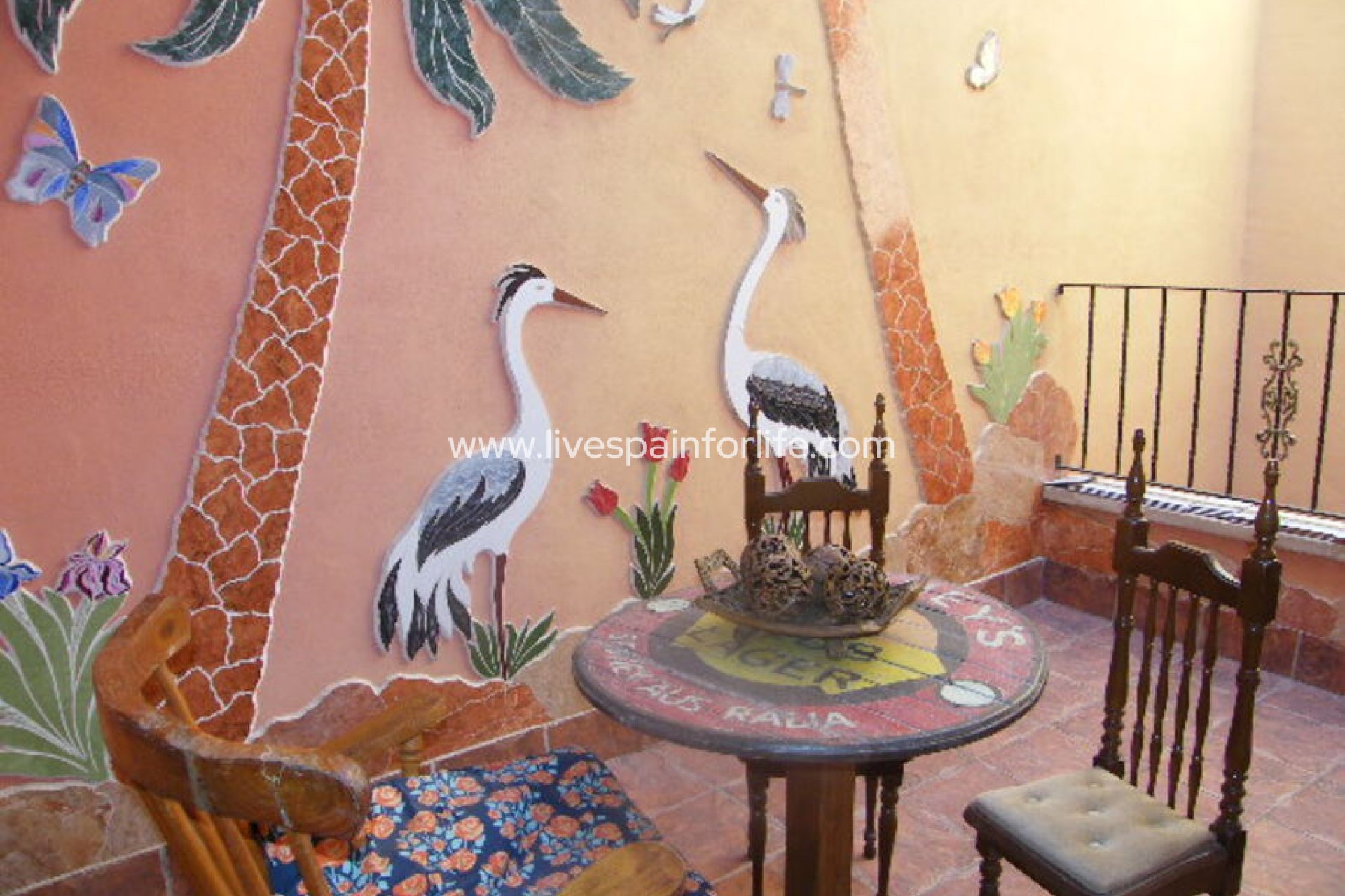 Resale - Town house -
Daya Nueva