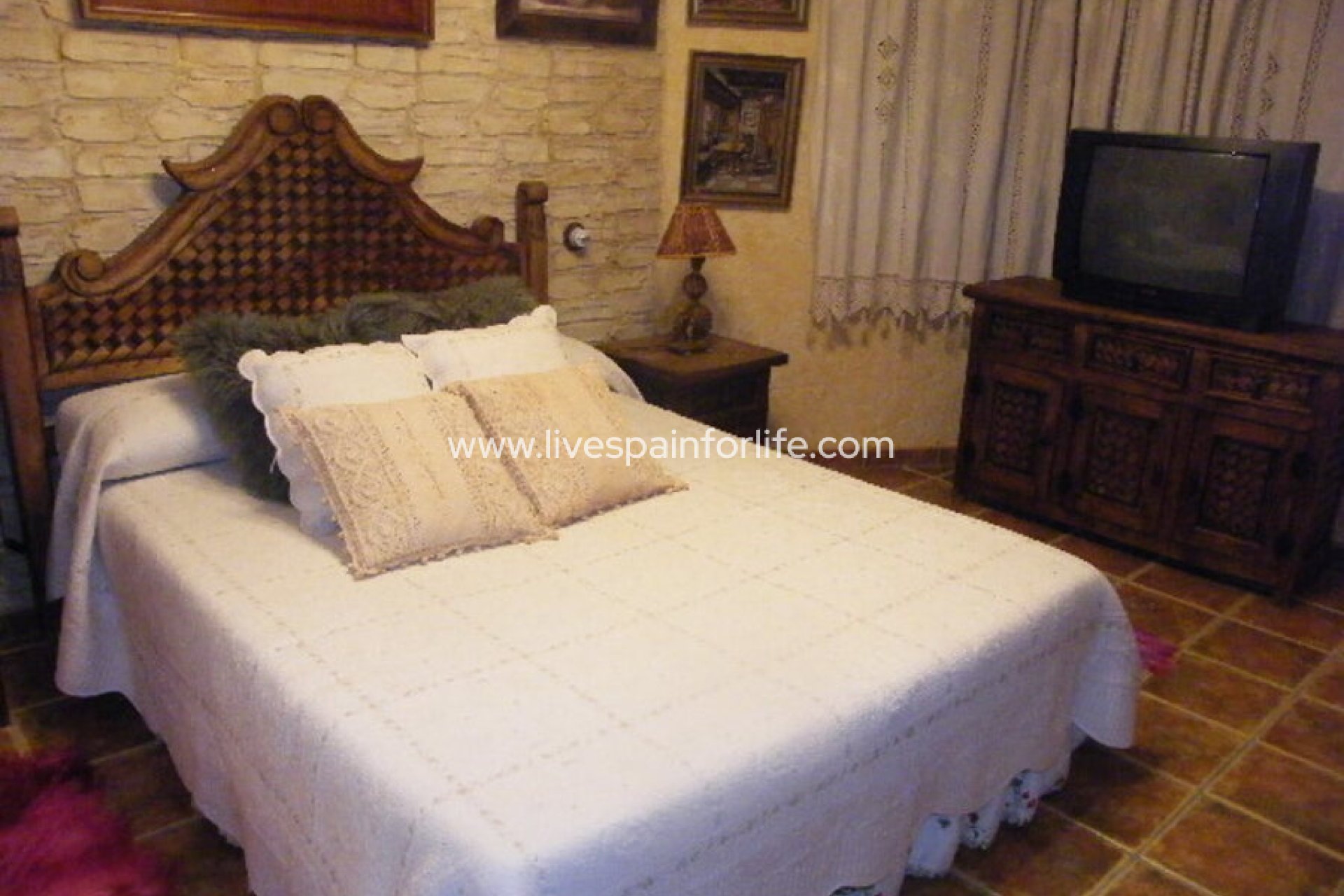 Resale - Town house -
Daya Nueva