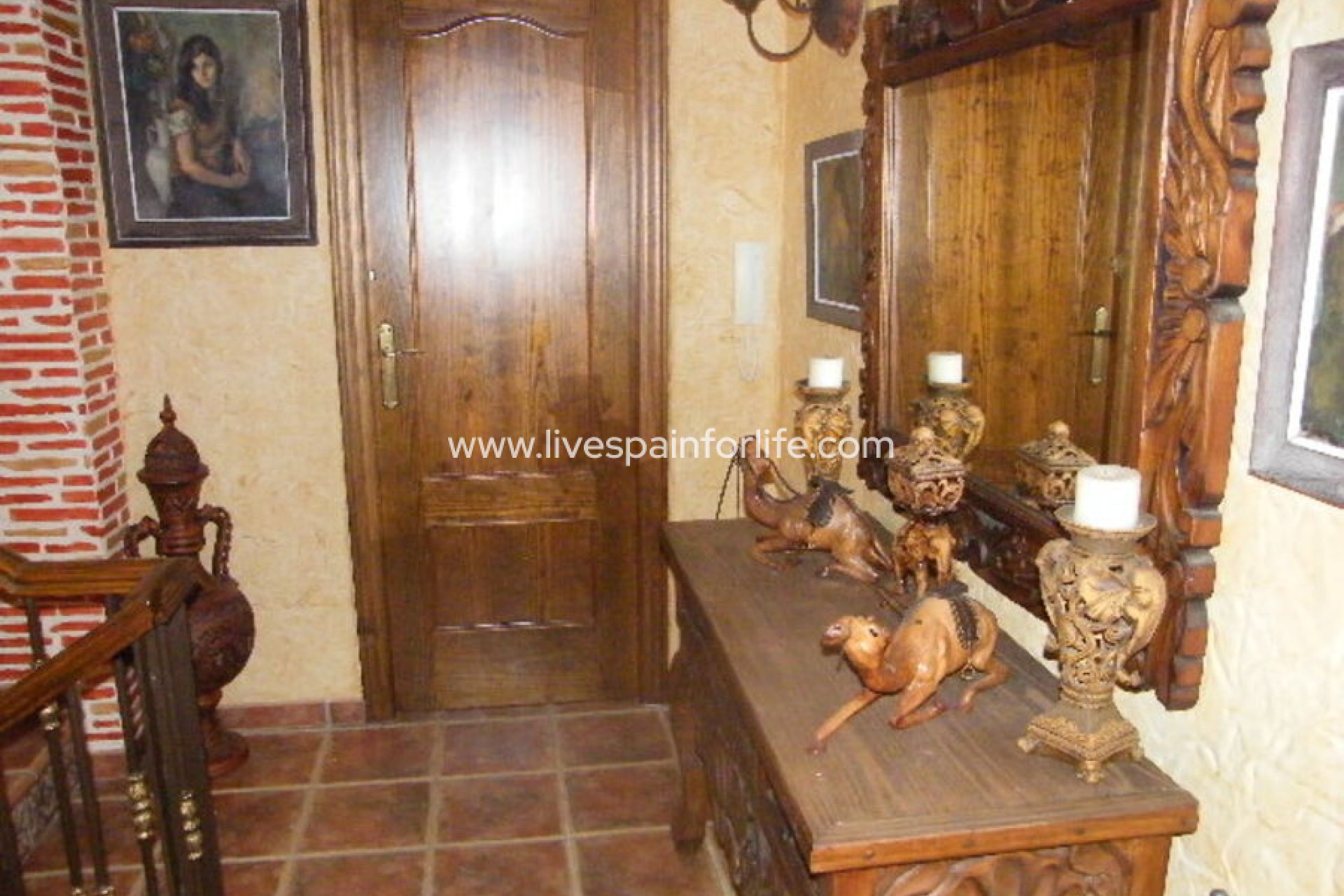 Resale - Town house -
Daya Nueva