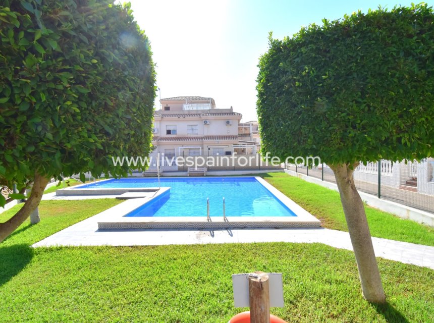 Resale - Town house -
Orihuela Costa - Playa Flamenca