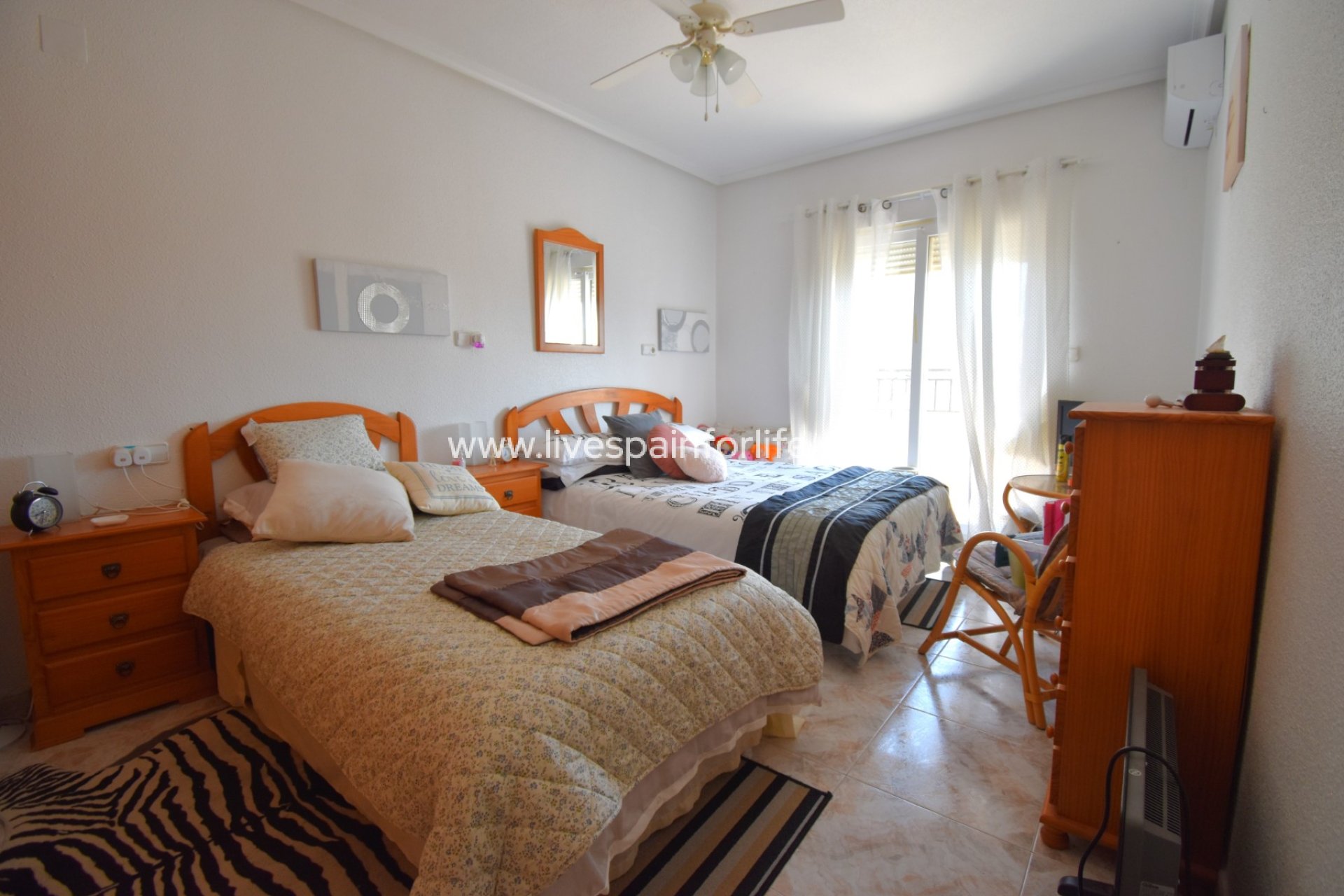 Resale - Town house -
Orihuela Costa - Playa Flamenca