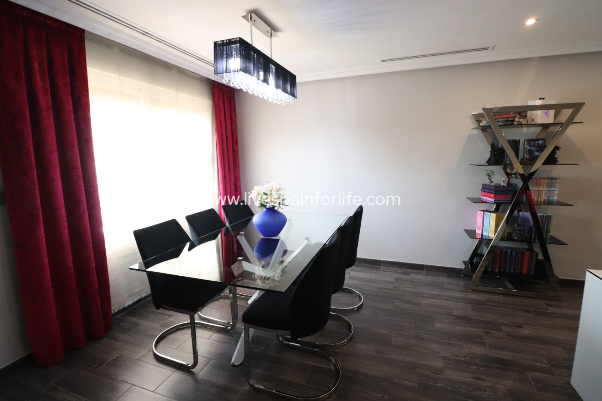 Resale - Town house -
Redovan - Redovan - Town