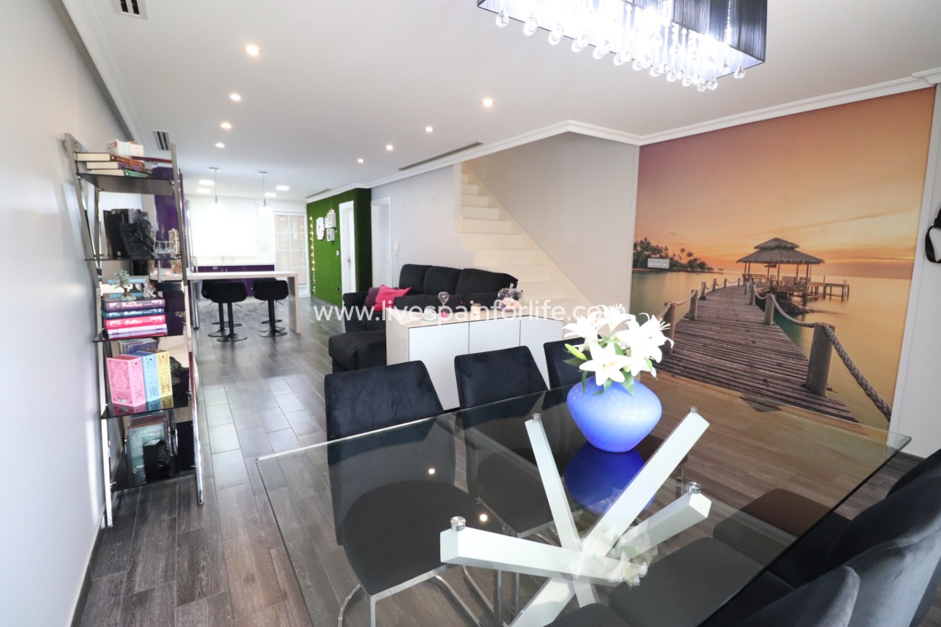 Resale - Town house -
Redovan - Redovan - Town