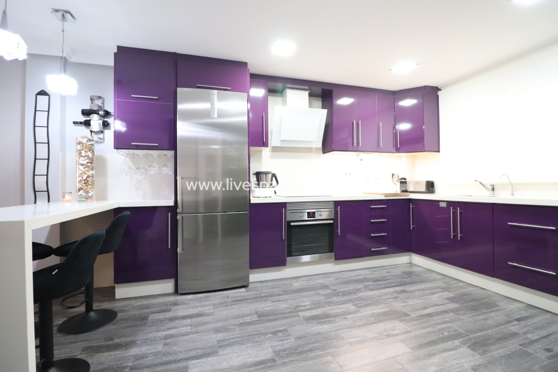 Resale - Town house -
Redovan - Redovan - Town