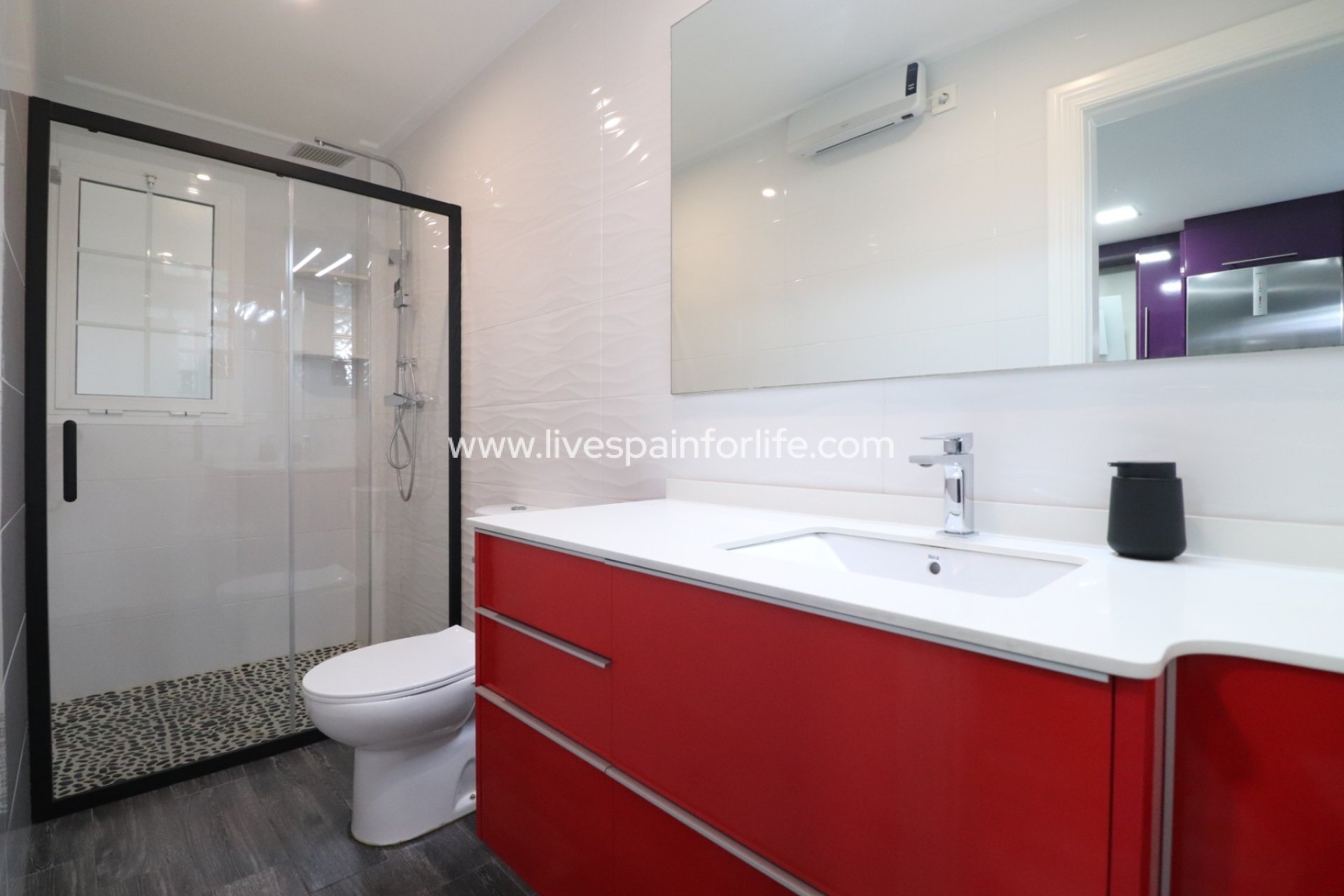 Resale - Town house -
Redovan - Redovan - Town